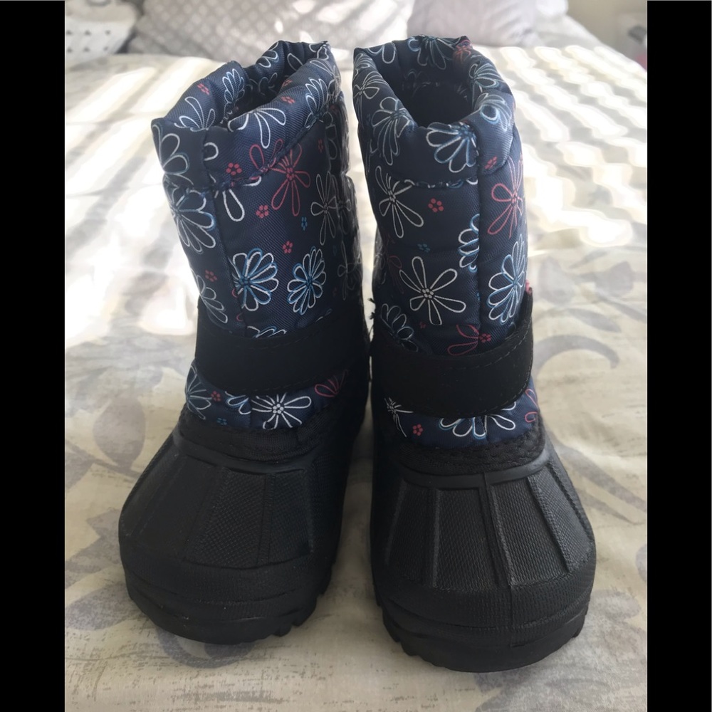 EUC Toddler Girl Snow Boots Size 5